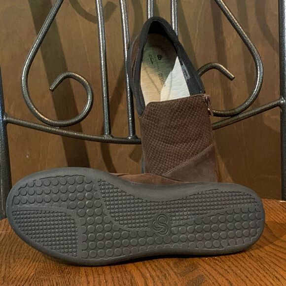 Like New! Size 9.5, Clark’s Cloudsteppers Loafers - Picture 3 of 4